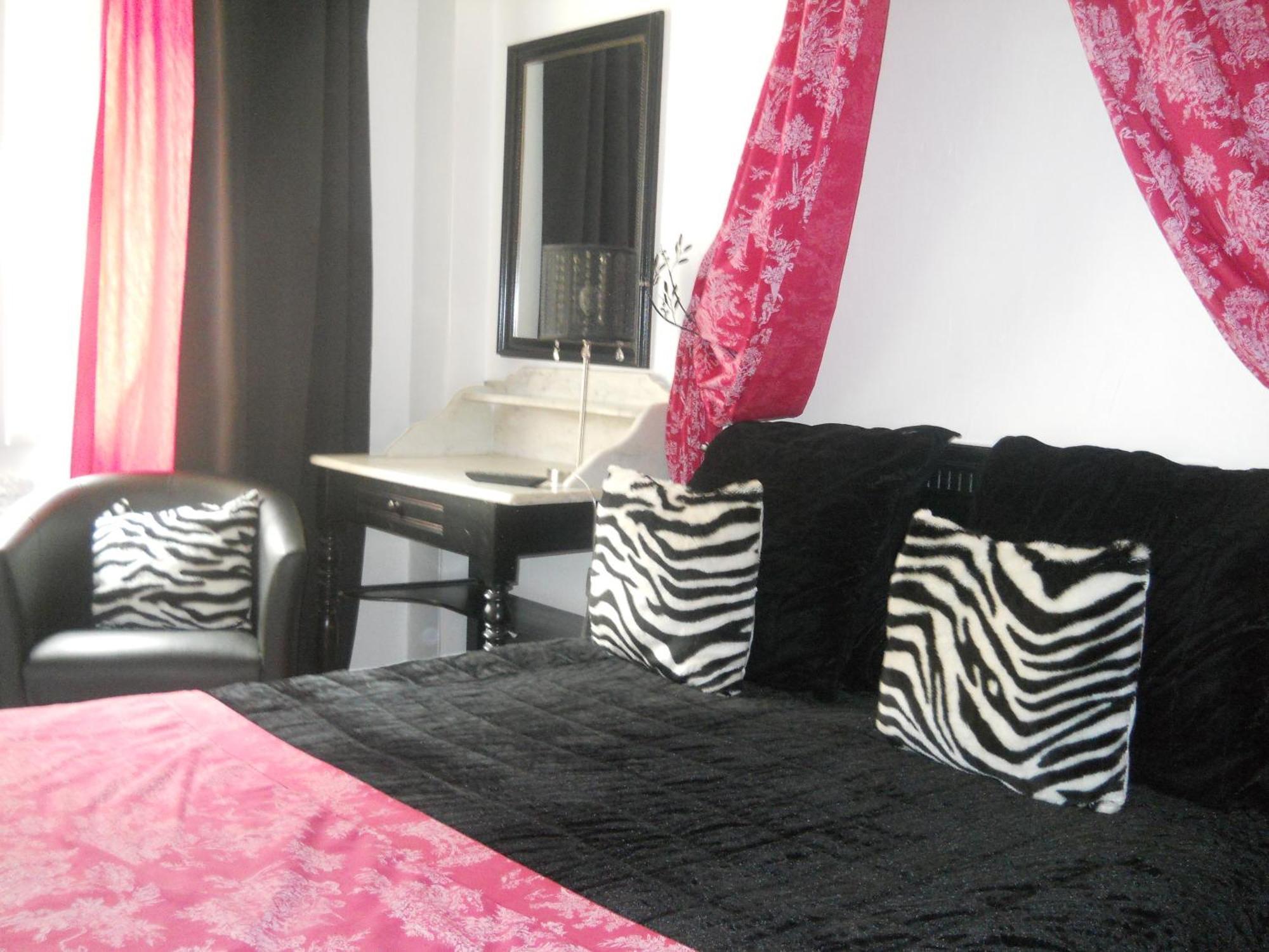Hotel Boutique Saint-Louis Lisieux Dış mekan fotoğraf